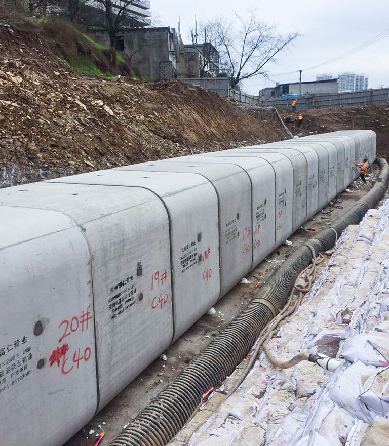 中鐵(tiě)城(chéng)建工(gōng)地(dì)施工(gōng)（方涵）