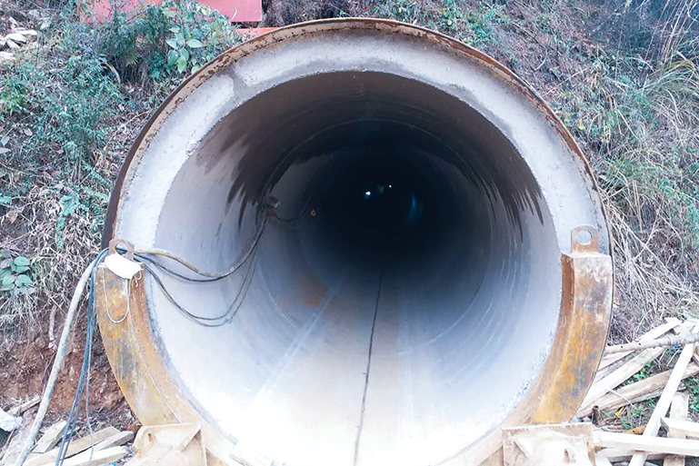 中天城(chéng)投會(huì)展城(chéng)2米和(hé)1米5頂管